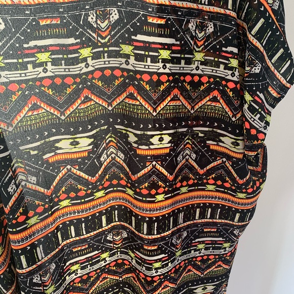 Hand Print Sheer Open Wrap - Picture 3 of 3